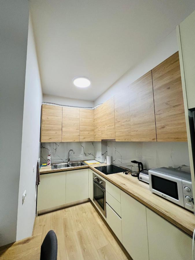 Lovely Apartment, Free Parking Tirana Exterior photo