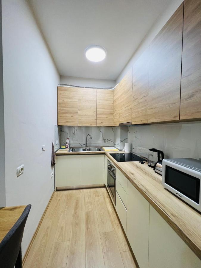 Lovely Apartment, Free Parking Tirana Exterior photo