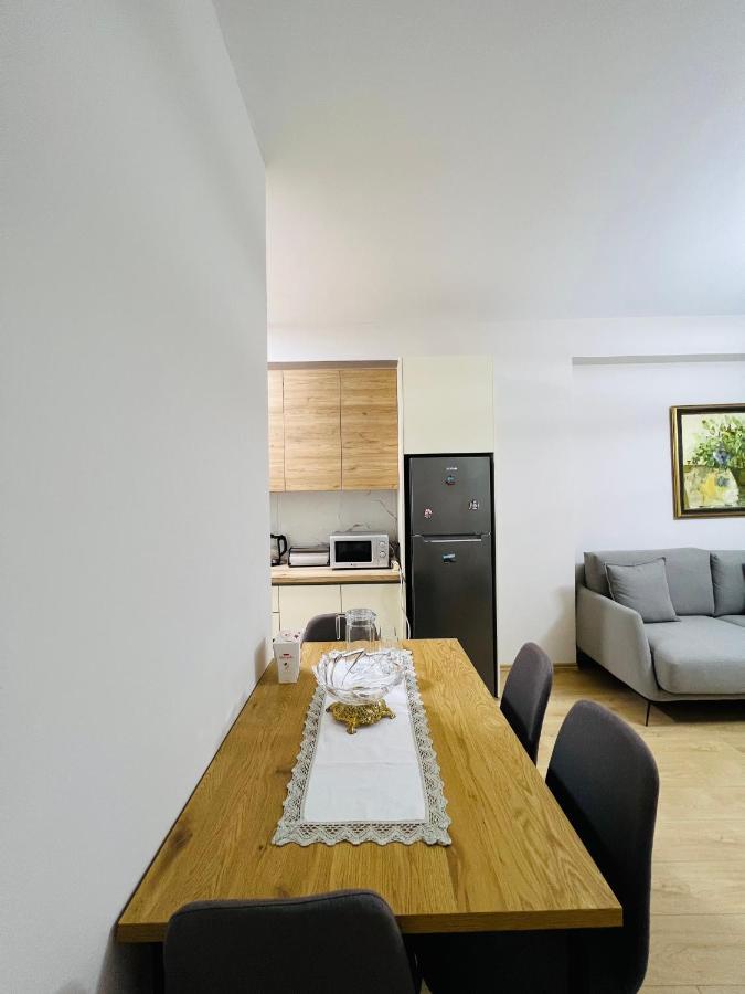 Lovely Apartment, Free Parking Tirana Exterior photo